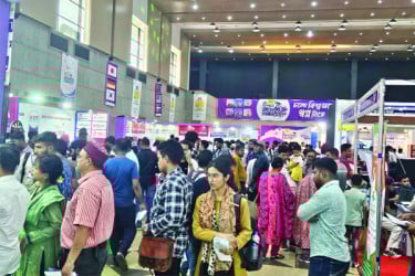 আইসিসিবিতে শিক্ষার্থীর ভিড়