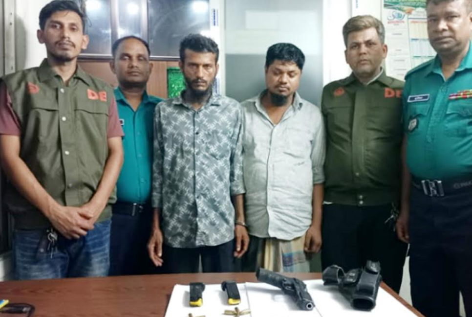 চাঁদপুরে পুলিশের চুরি যাওয়া অস্ত্র উদ্ধার, আটক ২