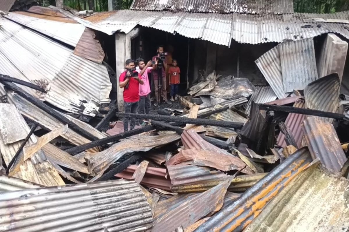 পূর্ব শত্রুতার জের ধরে বাড়িতে আগুন