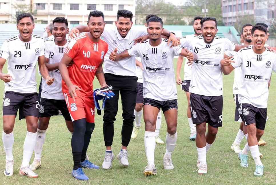 ২৩ বছর পর লিগ শিরোপার স্বাদ পেল মোহামেডান