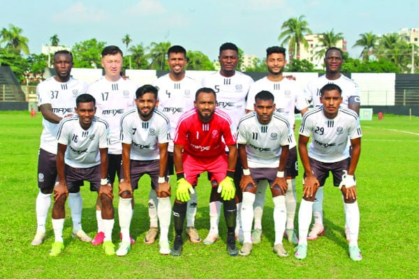 শিরোপা উৎসবে মাতোয়ারা মোহামেডান