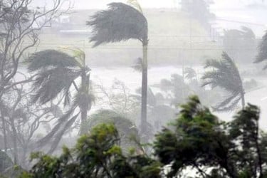 সকালের মধ্যে ঢাকাসহ আট জেলায় ঝড়ের আশঙ্কা