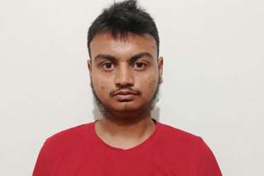 স্ত্রীকে হত্যার পর ৯৯৯-এ কল করে লাশ নিয়ে যেতে বলা সেই যুবক গ্রেফতার
