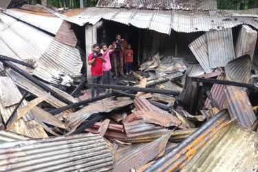 পূর্ব শত্রুতার জের ধরে বাড়িতে আগুন