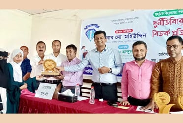 কুলাউড়ায় দুর্নীতিবিরোধী বিতর্ক প্রতিযোগিতার পুরস্কার বিতরণ