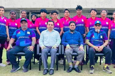 জাতীয় নারী টি-টুয়েন্টি খেলতে খুলনায় চট্টগ্রাম বিভাগীয় দল