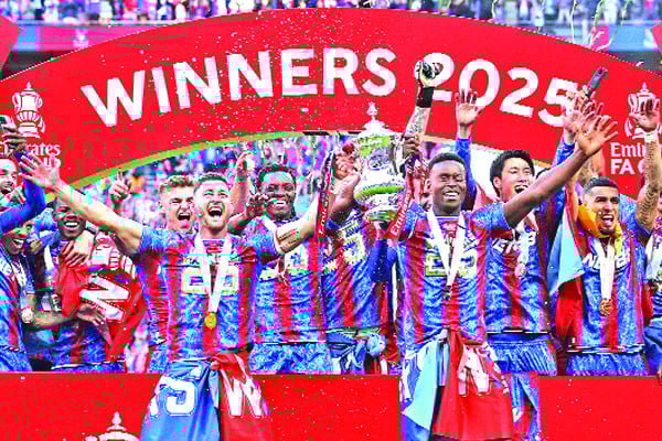 ১২০ বছরে প্রথম