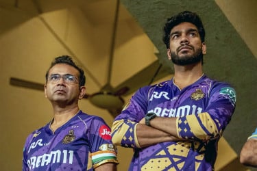 বৃষ্টিতে প্লে-অফ স্বপ্ন ভেসে গেল কলকাতার