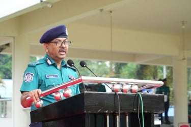 কাঙ্ক্ষিত সেবা দিয়ে জনগণের মন জয় করতে হবে : ডিএমপি কমিশনার