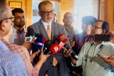 ভোক্তা ও ব্যবসায়ীদের স্বার্থে ভারত-বাংলাদেশের ব্যবসা চলমান থাকবে : বাণিজ্য উপদেষ্টা