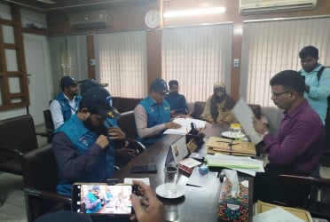লালমনিরহাটে হাসপাতালে দুদকের অভিযান
