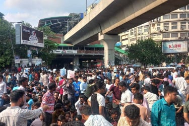 শাহবাগ ছাড়ল ছাত্রদল, যান চলাচল স্বাভাবিক