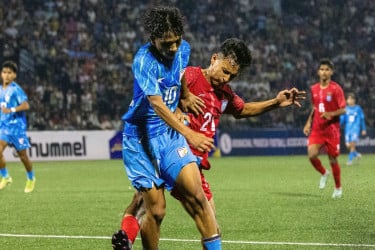 ফাইনালে টাইব্রেকারে হেরে শিরোপা হাতছাড়া বাংলাদেশের