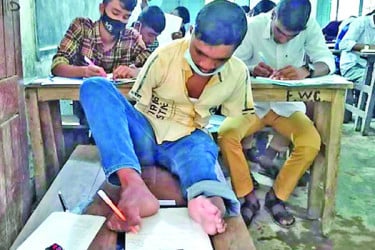 অদম্য মানিকের আত্মবিশ্বাস জুগিয়েছে বসুন্ধরা গ্রুপ