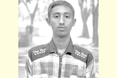 ৫ বিশ্ববিদ্যালয়ে সুযোগ পেয়েও ভর্তি অনিশ্চিত