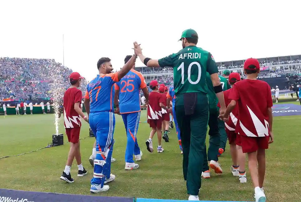 পাকিস্তানকে চাপে রাখতে এশিয়া কাপ থেকে সরে দাঁড়াল ভারত