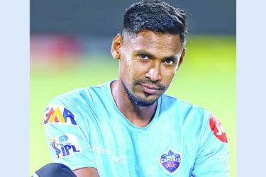১০ উইকেটে হারল মুস্তাফিজের দিল্লি