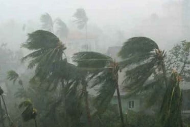 দুপুরের মধ্যে ১৮ জেলায় ঝড়ের আশঙ্কা