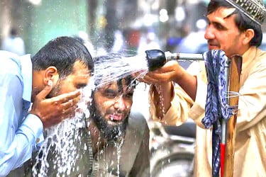 পাকিস্তানের পাঞ্জাবে রেড এলার্ট জারি