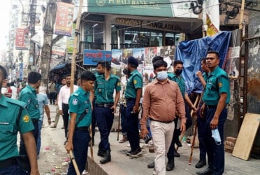 অবৈধ ভাসমান দোকান উচ্ছেদে ডিএমপির বিশেষ অভিযান, গ্রেফতার ১০