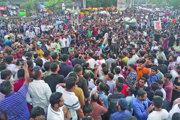 সাম্য হত্যার বিচার চেয়ে উত্তাল শাহবাগ
