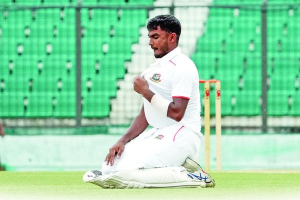 ছক্কা মেরে শিবলির সেঞ্চুরি