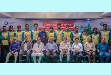আইএসইউ ক্যাম্পাসে উৎসবমুখর পরিবেশে ক্রিকেটারদের সংবর্ধনা