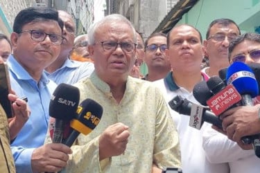 সরকার গায়ের জোরে ইশরাককে মেয়র হতে দিচ্ছে না : রিজভী