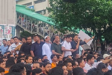 সাম্য হত্যার বিচারের দাবিতে শাহবাগ অবরোধ ছাত্রদলের