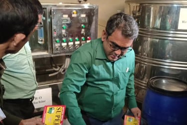 মেহেরপুরে ভোক্তা অধিকারের অভিযানে পানি কারখানা বন্ধ