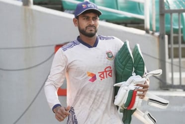 পিএসএল খেলতে দেশ ছাড়লেন মিরাজ