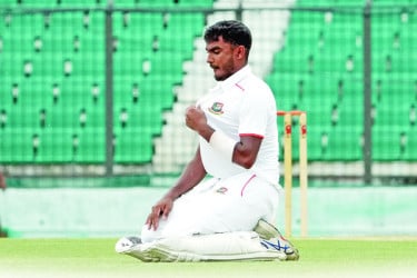 ছক্কা মেরে শিবলির সেঞ্চুরি