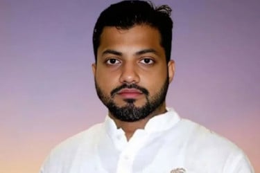 রাজপথ না ছাড়ার নির্দেশ ইশরাকের