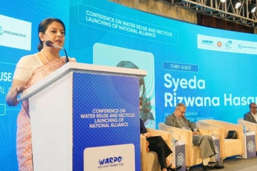 শিল্পে বিনামূল্যে ভূগর্ভস্থ পানি উত্তোলন বন্ধে নীতিমালা চূড়ান্ত পর্যায়ে: পরিবেশ উপদেষ্টা