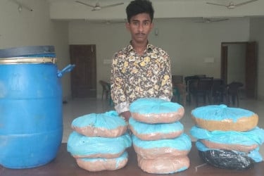 বরিশালে প্লাস্টিকের ড্রামভর্তি গাঁজাসহ আটক ১