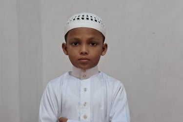 ১৩ মাসে কোরআনের হাফেজ ৮ বছরের শিশু