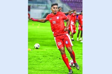 অধিনায়ক ঘিরে প্রশ্ন
