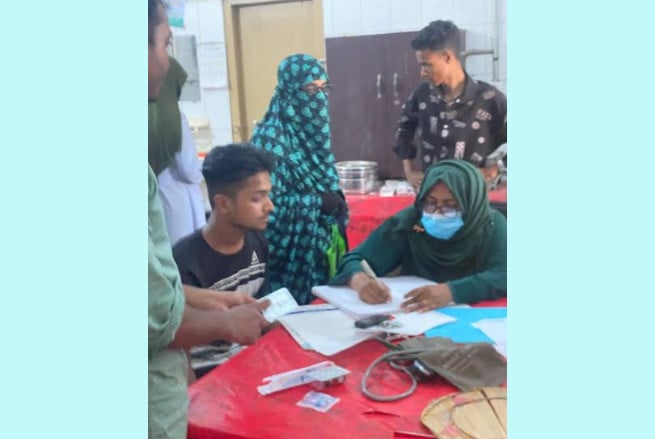 দৌলতপুরে পরীক্ষায় অংশ নিতে এসে হামলার শিকার দুই শিক্ষার্থী