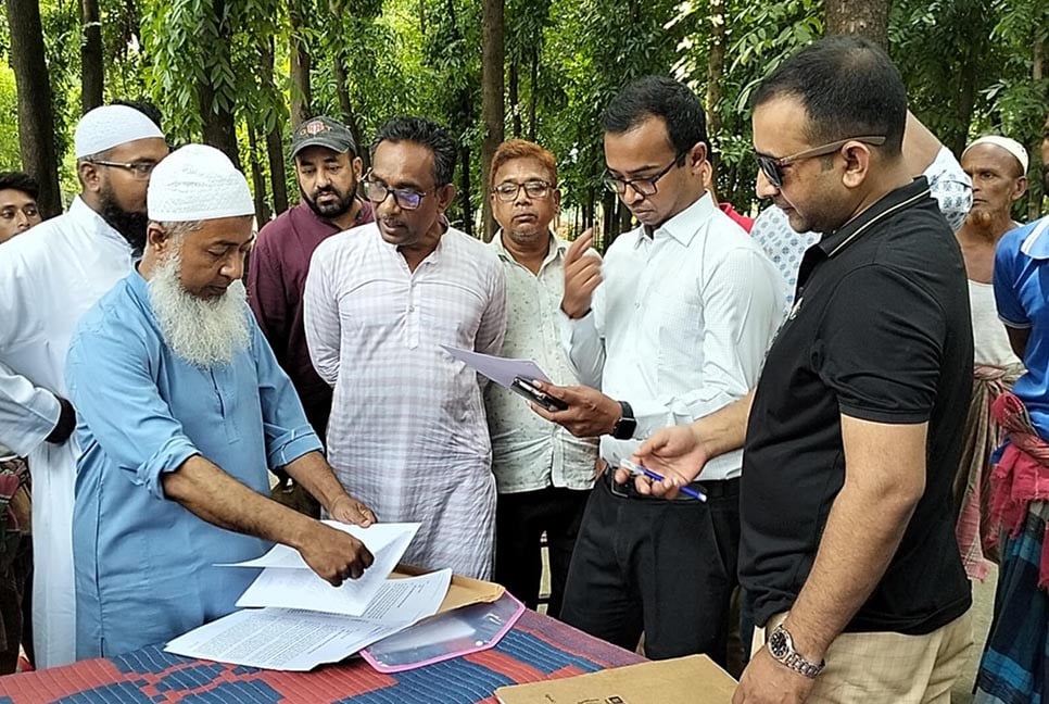 গণঅভ্যুত্থানে নিহত জুবায়েরের লাশ উত্তোলনে বাধা, ফিরে গেলেন ম্যাজিস্ট্রেট-পুলিশ
