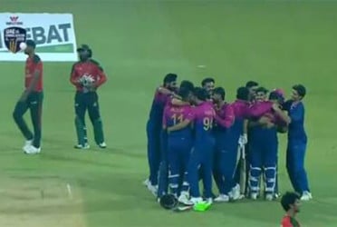 ইতিহাস গড়ে বাংলাদেশকে সিরিজ হারের লজ্জা দিলো আরব-আমিরাত