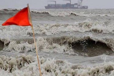 বঙ্গোপসাগরে সৃষ্টি হচ্ছে মেঘমালা, সমুদ্রবন্দরগুলোকে ৩ নম্বর সংকেত