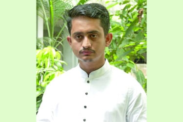ঘুষখোর পুলিশের বিরুদ্ধে ব্যবস্থা নিচ্ছেন না কেন
