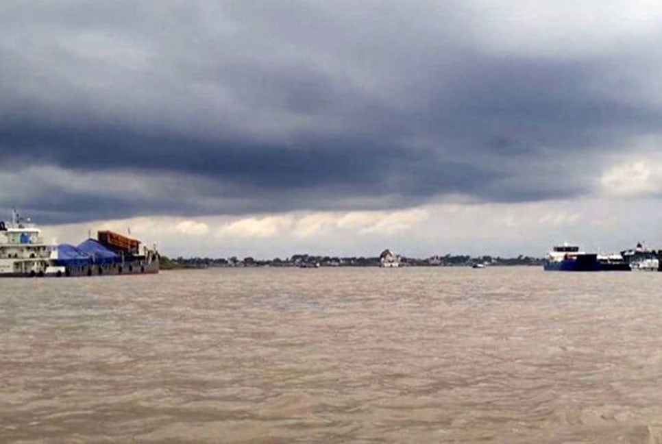 মোংলা বন্দরে ৩ নম্বর সতর্ক সংকেত
