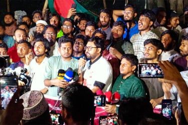জুলাই ঐক্য বিনষ্টের ষড়যন্ত্রের প্রতিবাদে ঢাবিতে বিক্ষোভ