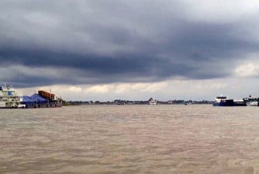 মোংলা বন্দরে ৩ নম্বর সতর্ক সংকেত