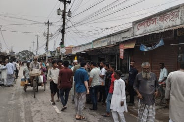 ১২ মিনিটে কোটি টাকার স্বর্ণসহ সিন্দুক নিয়ে গেল দুর্বৃত্তরা