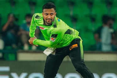 সৌম্যকে মুক্তি দিয়ে ‘ডাক’ মারার রেকর্ডে শীর্ষে সাকিব