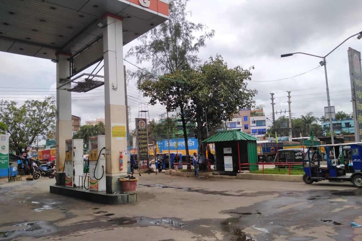 বরিশালে পেট্রোল পাম্পে ধর্মঘট