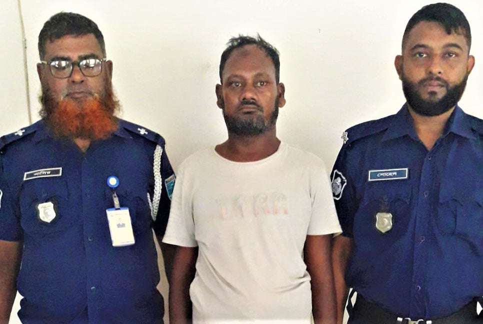 স্কুলছাত্রীকে যৌন নিগ্রহে অভিযুক্ত গ্রেফতার