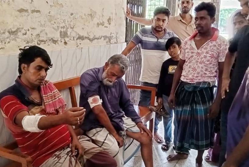 পাবনায় পদ্মার চরে ৮ কৃষককে পিটিয়ে জখম